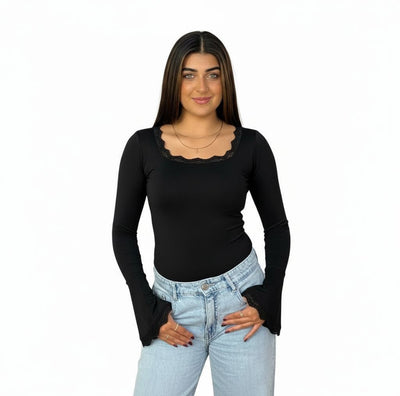 Dentelle square neck top